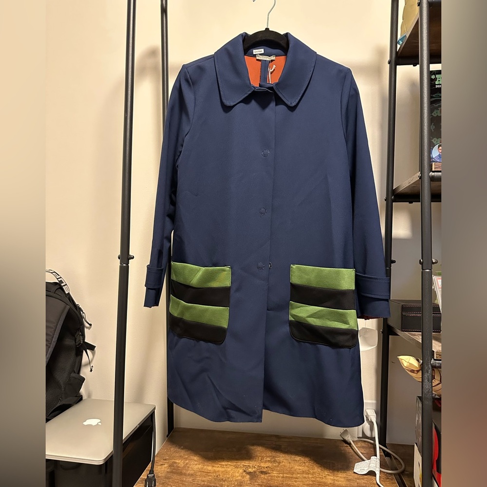 Elegant Navy Trench Coat with Green Accents